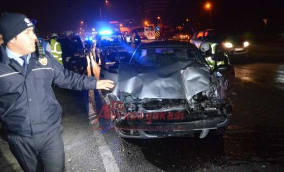Otomobil İşçi Servisine Çarptı; 14 Yaralı