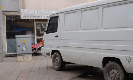 Kaldırımlar Park Yeri Oldu