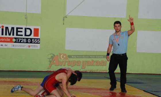 Okullar Arası Güreş İl Birinciliği Müsabakaları Çorlu`da Yapıldı