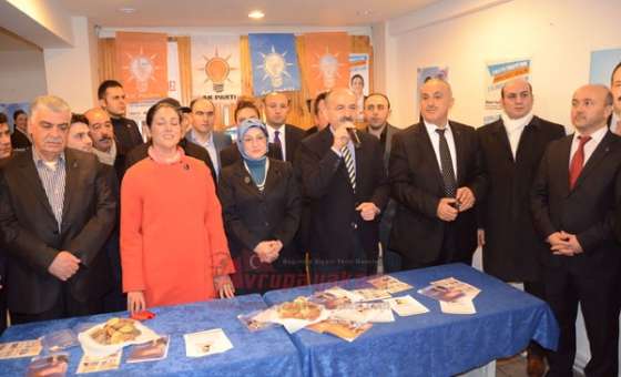 Ak Parti'nin Seçim Bürosunu Bakan Müezzinoğlu Açtı
