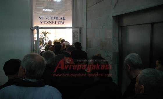 Belediye Veznelerinde Ödeme Kuyruğu