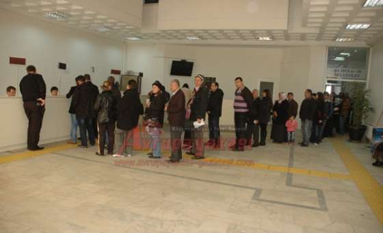 Belediye Veznelerinde Ödeme Kuyruğu