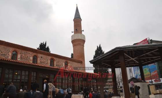 Fatih Cami'nde İlk Cuma Namazı
