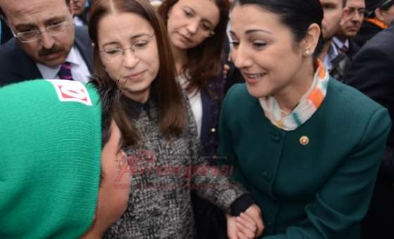 Bakan'dan Maymununu İstedi