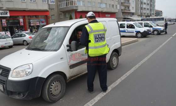 Çorlu'da Trafik Kontrolleri Sürüyor