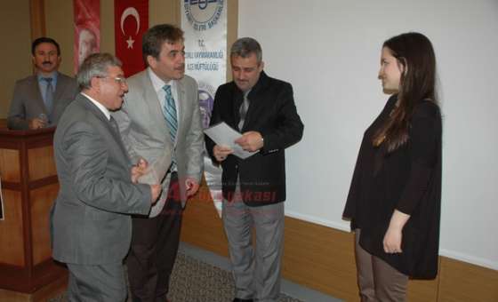 İşaret Dili Kursiyerleri Sertifikalarını Aldı