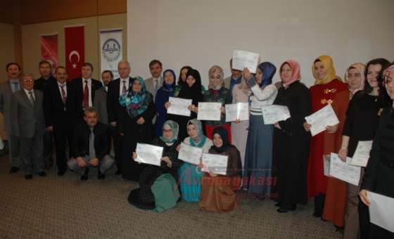 İşaret Dili Kursiyerleri Sertifikalarını Aldı