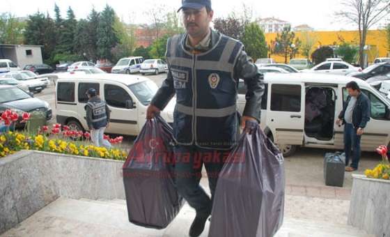 Çorlu`da 2 Bin 250 Paket Kaçak Sigara Ele Geçirildi
