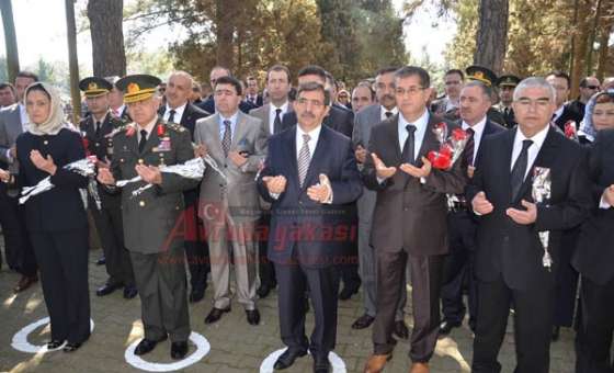 Çanakkale Şehitlerini Anma Töreni Düzenlendi (Görüntülü)