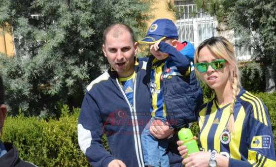 Fenerbahçeliler Formalarıyla Oylarını Kullandılar