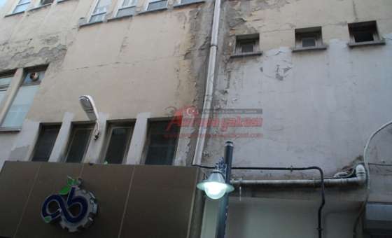 Bu Binaya Tadilat Lazım