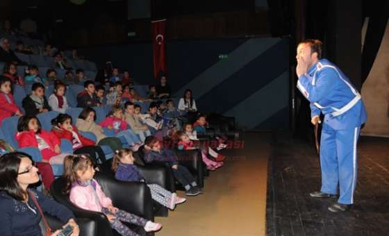 Çocuklar Barış Ve Sevgi Ile Buluştu