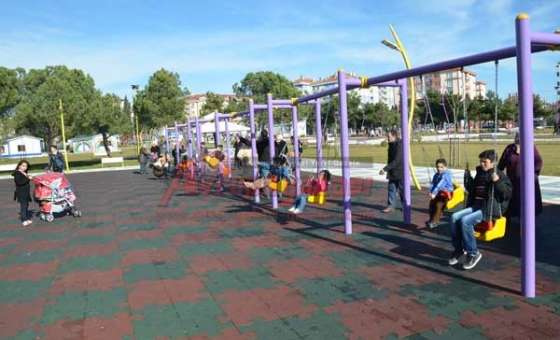 Güneşi Görenler Cumhuriyet Parkı'na Koştu