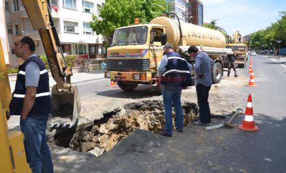 Su Bağlantı Hattı Patladı