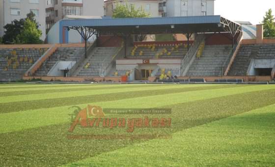 General Basri Saran Stadyumu Suni Çim Oldu
