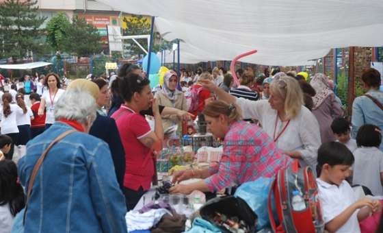 Velilerden Okul Yararına Kermes