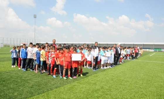 Çorlu Belediyesi Şehir Stadı Futbol Turnuvasına Ev Sahipliği Yaptı