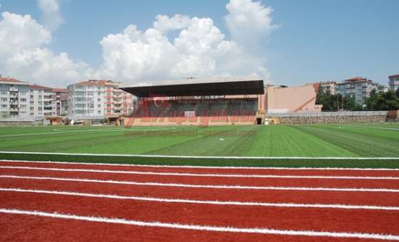  Zemin Tamam Sıra Tribünlerde
