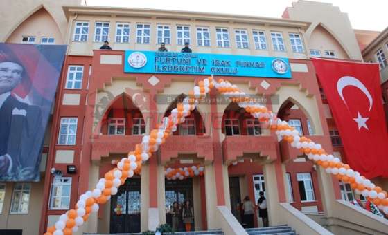 Furtuni Ve İsak Pinhas Ortaokulu Ayın Okulu Projesinde 3. Oldu