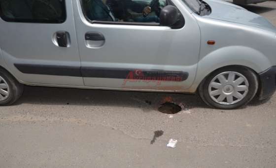 Yollar Çöküyor