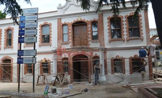 Tarihi Belediye Binasında Restore Sürüyor