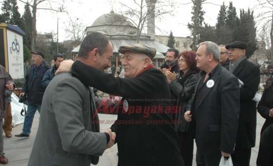Sanatçılar Girişimi Grevdeki İşçiler İçin Çorlu`ya Geldi