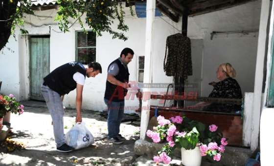 Çorlu Belediyesi`nden 5 Bin Aileye Erzak Yardımı