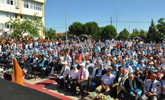 Çorlu Mühendislik Fakültesi`nde Mezuniyet Coşkusu