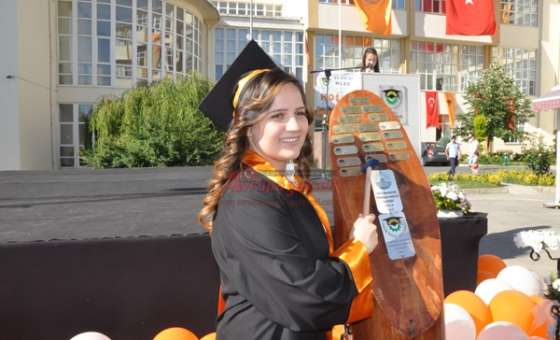 Çorlu Mühendislik Fakültesi`nde Mezuniyet Coşkusu