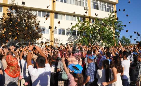 Çorlu Mühendislik Fakültesi`nde Mezuniyet Coşkusu