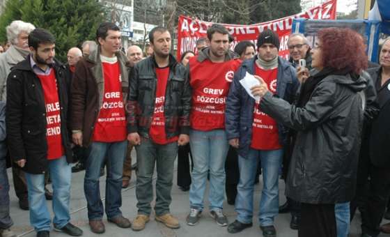 Sanatçılar Girişimi Grevdeki İşçiler İçin Çorlu`ya Geldi