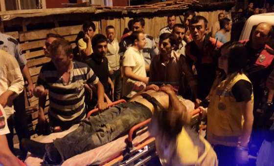 Çorlu'da Komşu Kavgası: 3 Yaralı 4 Gözaltı