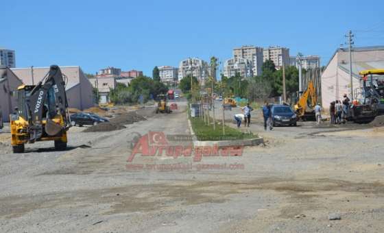 Yeni Sanayi Sitesinin Yolları Yapılıyor