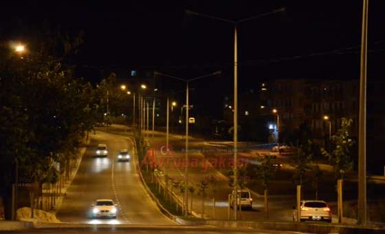 Erdal İnönü Caddesi İmrendiriyor