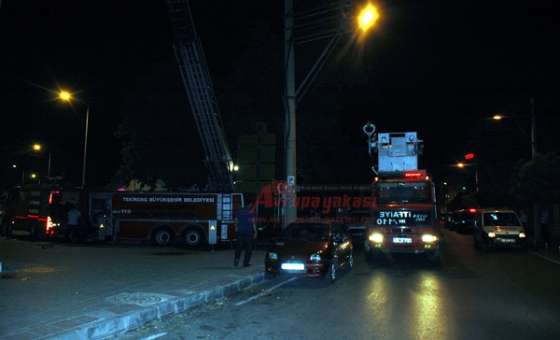 Çorlu'da İş Merkezinde Yangın