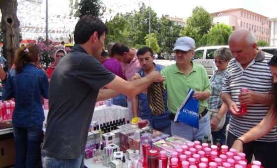 'gülün Yolculuğu Isparta' Tanıtım Otobüsü Tekirdağ'da Büyük Ilgi Gördü