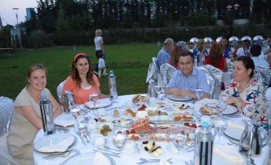 Divan Otel'den Gazetecilere İftar