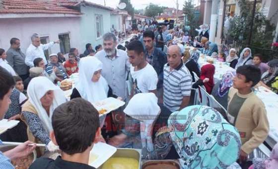 Çorlu Müftülüğü'nden Roman Çocuklara İftar
