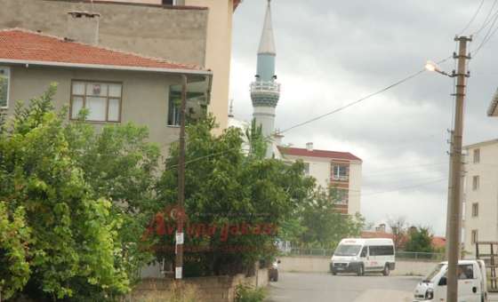 Sokak Lambaları Gündüzleri De Yanıyor