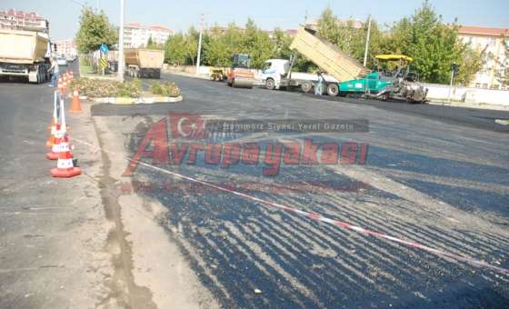 Bülent Ecevit Bulvarı'nda Asfaltlama Devam Ediyor