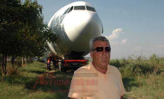 Karayolundan Uçak Geçti