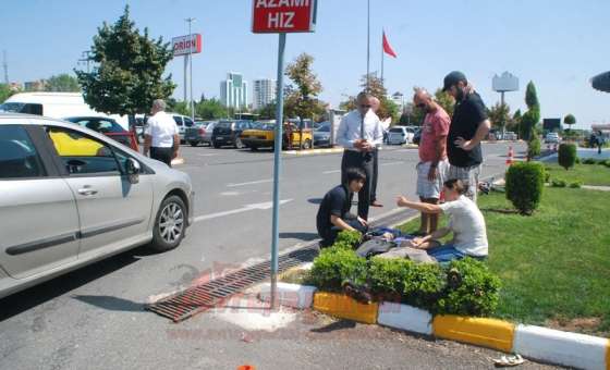 Bisiklet Sürücüsünü Kaskı Kurtardı