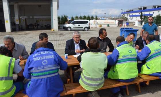 Başkan Baysan Temizlik İşleri Personeli Ile Bayramlaştı