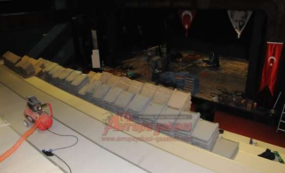 Memduh Şevket Esendal Sahnesi Yenileniyor