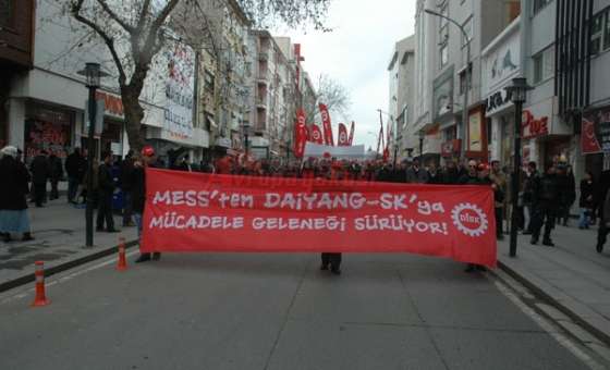 Disk Kuruluşunun 46. Yıldönümünü Çorlu`da Grevdeki İşçilerle Kutladı