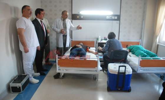 Medianka Hastanesi Personelinden Kızılay`a Kan Bağışı