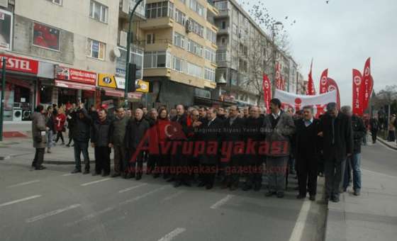 Disk Kuruluşunun 46. Yıldönümünü Çorlu`da Grevdeki İşçilerle Kutladı