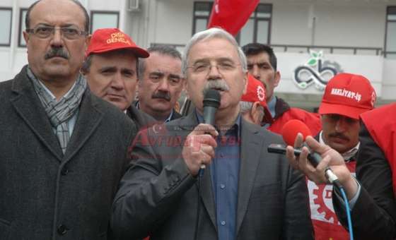 Disk Kuruluşunun 46. Yıldönümünü Çorlu`da Grevdeki İşçilerle Kutladı