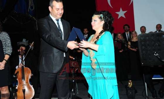 İştrak`dan Sakatlar Derneği İlkokulu Yararına Yeşilçam Müzikleri Konseri