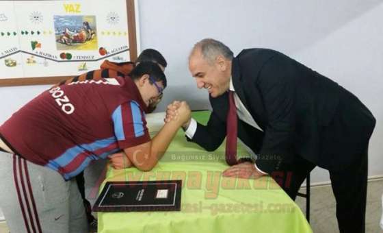 Çorlu Kaymakamı Levent Kılıç`tan Sakatlar Derneği İlkokulu`na Ziyaret